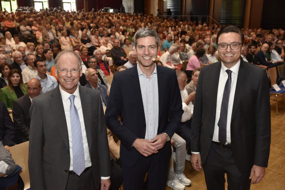 Volle Halle mit Ingo Zamperoni